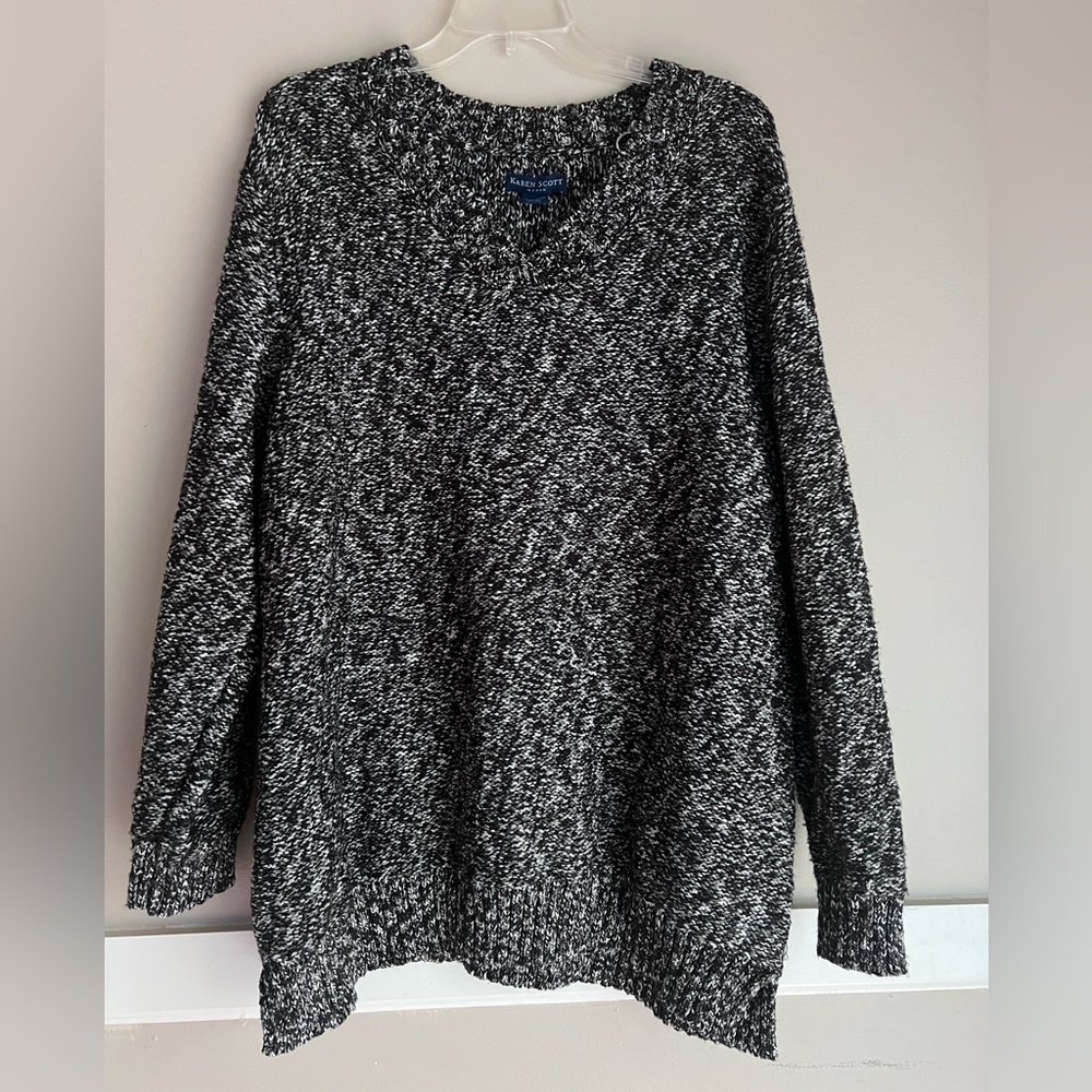 Karen Scott Black and White V-Neck Sweater